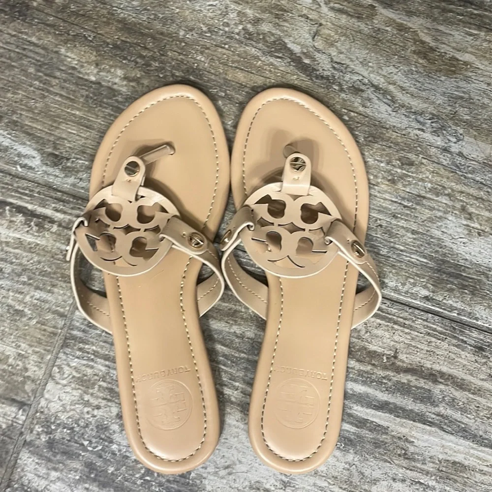 Nude Sandals - Picture 1 of 3